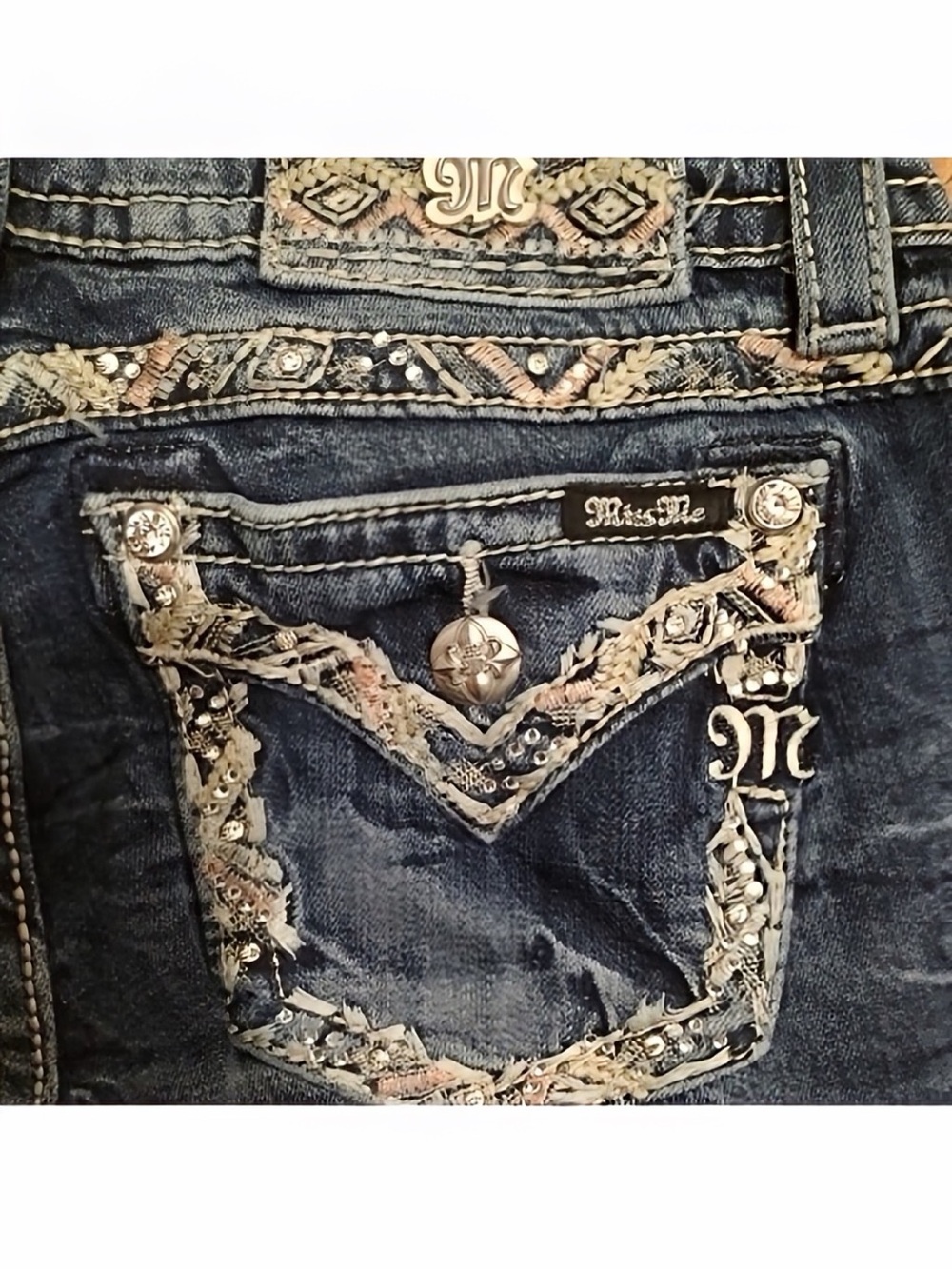 Gorgeous Miss Me Signature Crop Jeans With Embellished Pockets 26” Inseam